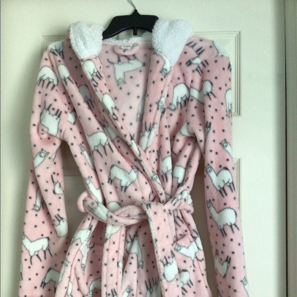 Forever 21 fleece pink and white Llama robe